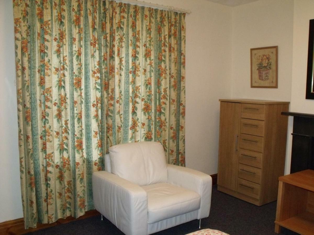 Cosy Ground Floor Disabled Friendly Room In Farm House Llandderfel Ngoại thất bức ảnh